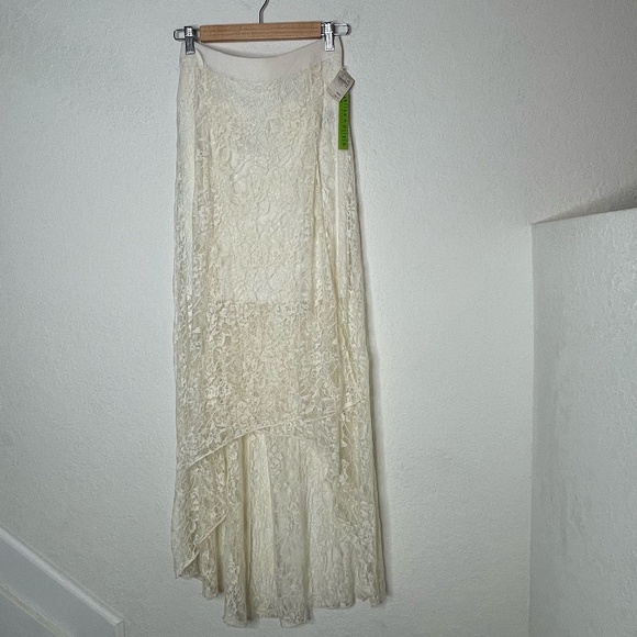 Alice + Olivia NWT Hi Lo Lace Midi Skirt Size 2 Ivory Sheer Lined - Picture 1 of 16